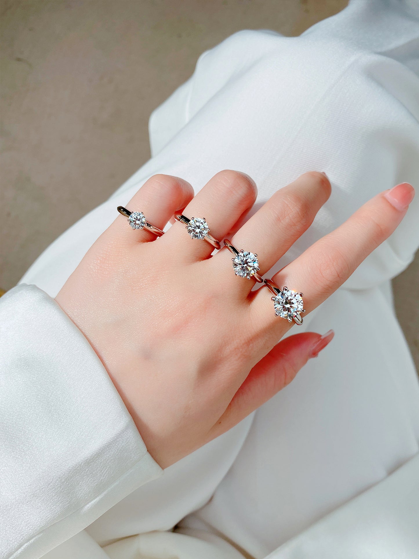 six claw round diamond ring